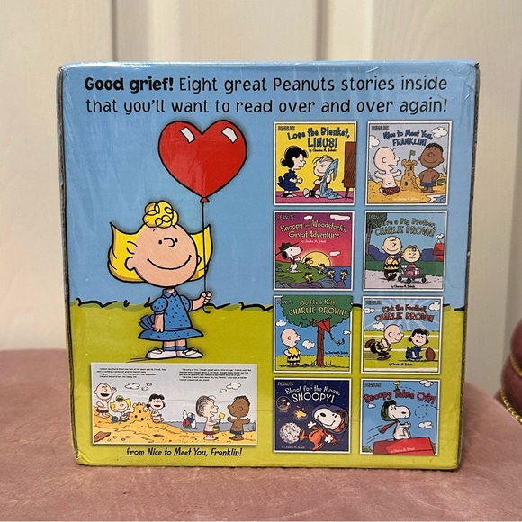 The Peanuts Story Box 8 Book Box Set - Picture 3 of 6